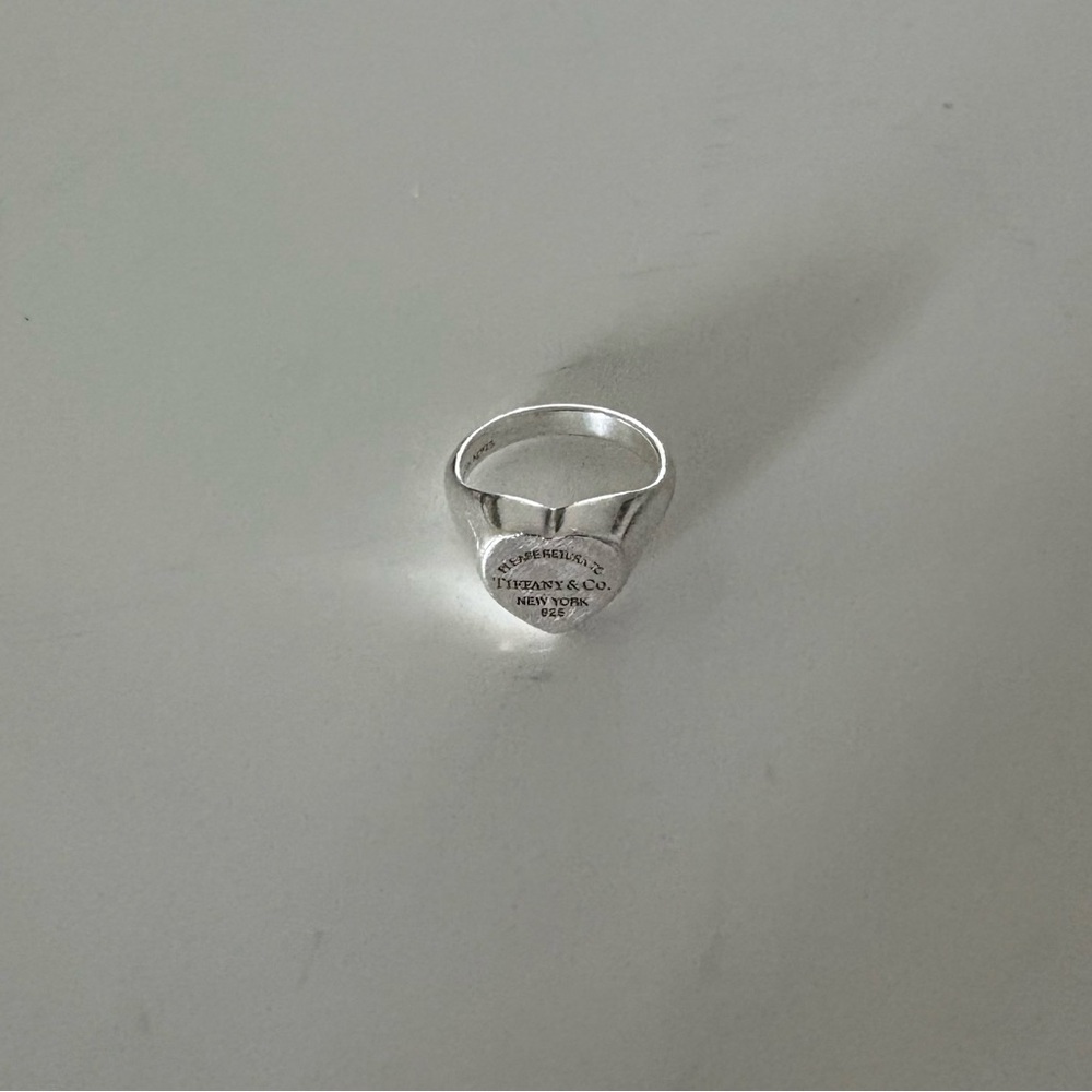 SOLD - TIFFANY&Co. HEART SIGNET RING - Picture 2 of 4